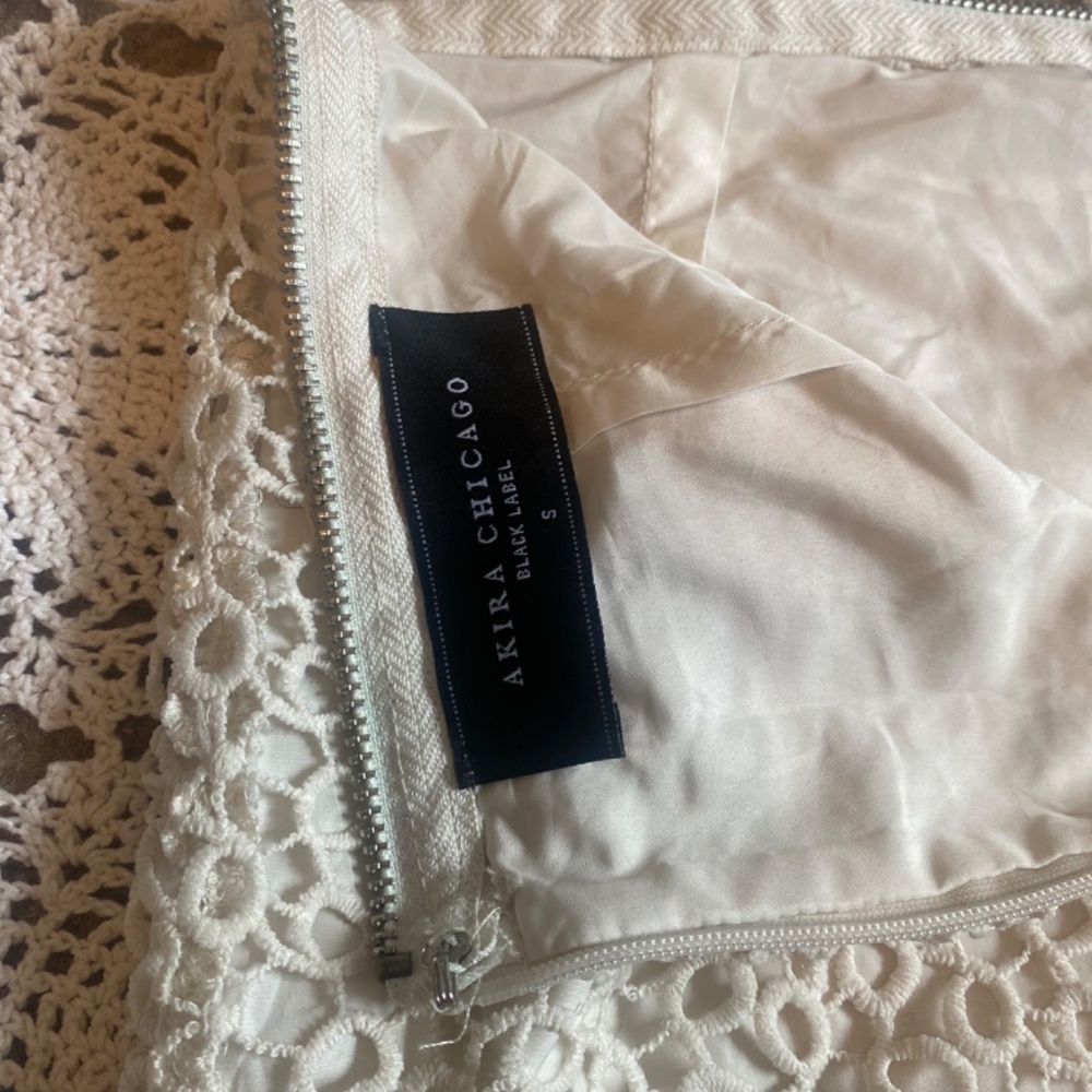 Asymmetrical Lace Skirt - Picture 8 of 8